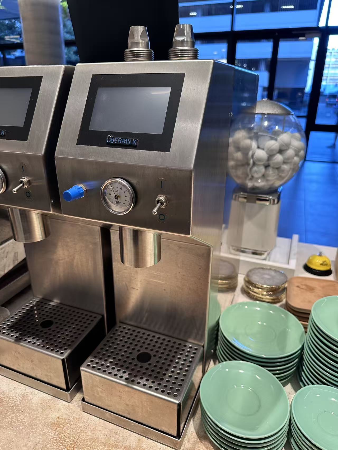 Ubermilk automatic milk frother